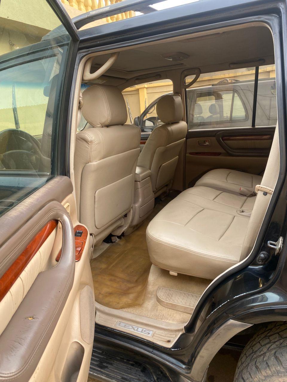 A picture of 2004 Lexus lx 470
