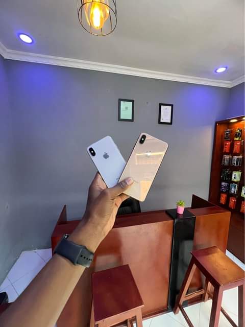 A picture of IPHONEX NA XS MAX