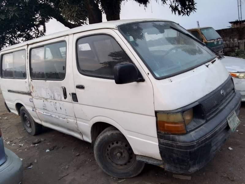 A picture of Toyota hiAce bus Engine sound Gear working perfectly Price 2.7