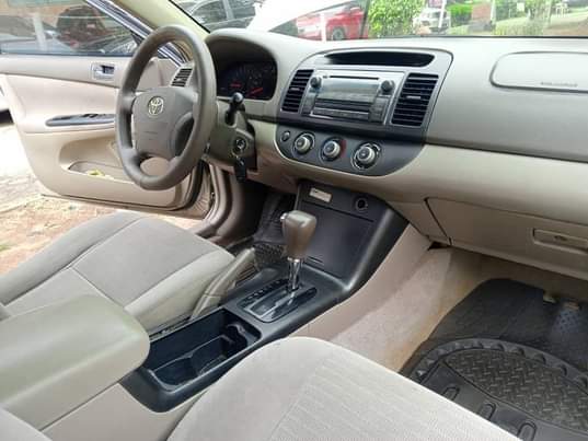 A picture of BELGIUM STANDARD 2006 TOYOTA CAMRY