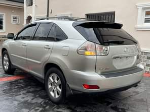 A picture of wowThis is crispy clean lexus rx350 2008 model full option