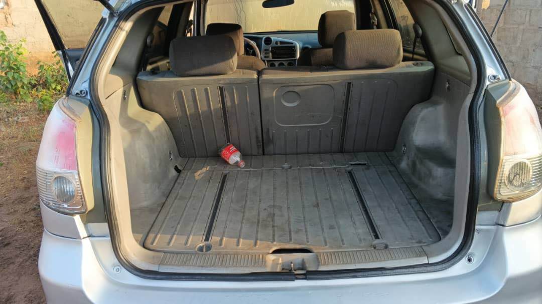 A picture of Toyota Matrix 07model 08101 444 821