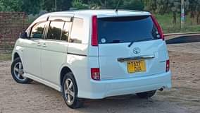 A picture of Toyota Isis