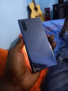 A picture of SAMSUNG NOTE 10