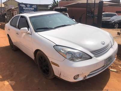 A picture of Reg Lexus Es330 2004 model owner needed money urgently perfectly