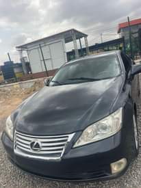 A picture of Lexus ES350