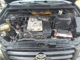 A picture of 2004 TOYOTA HIGHLANDER LIMITED
