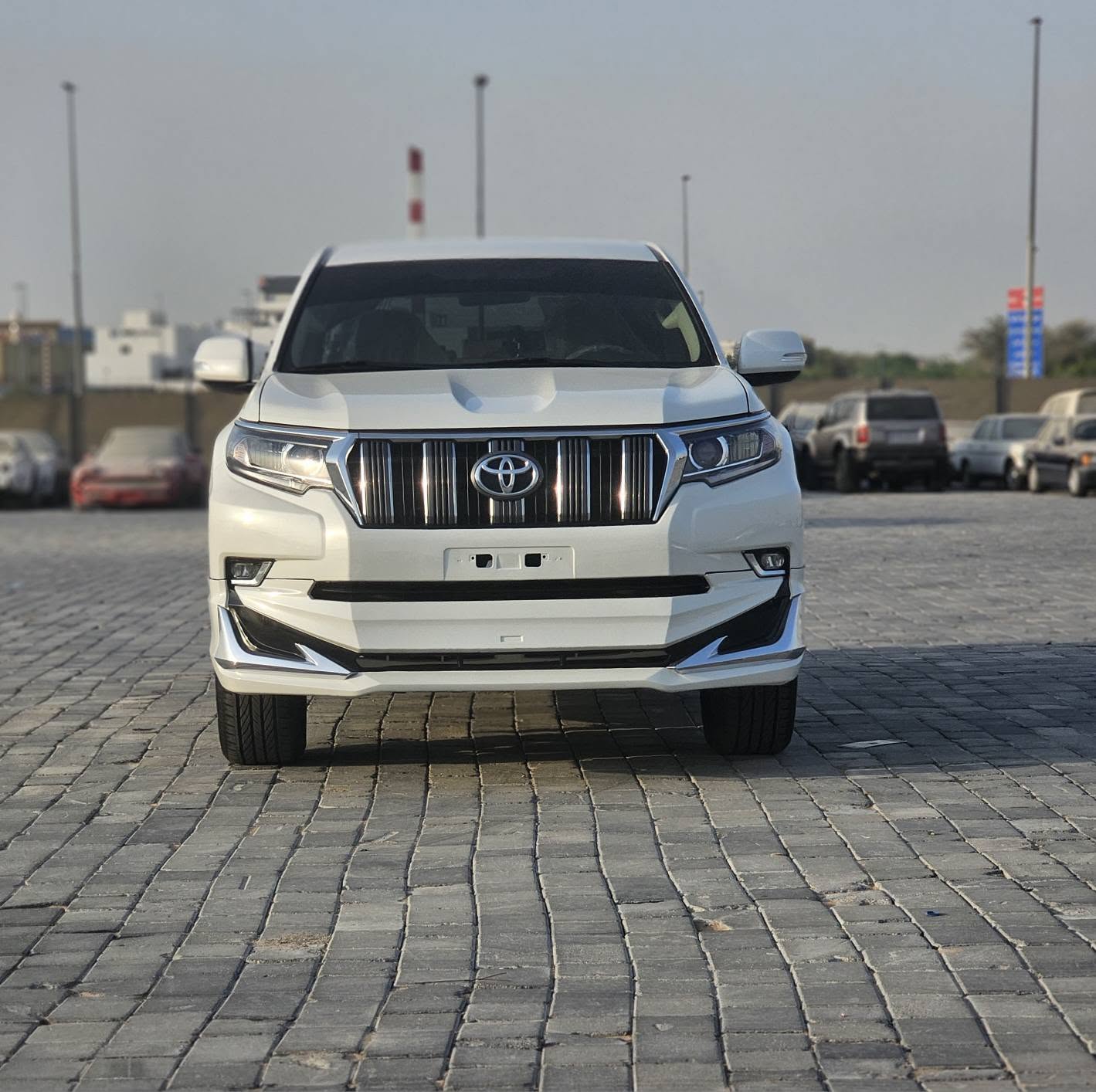A picture of Toyota Prado V4 2 7L Petrol ENGINE