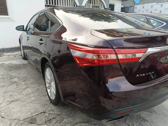 A picture of Distress Sale Toks 2015 Toyota Avalon 17m only