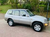 A picture of Toyota Rav 4 Year 1997 Cc 1990 Airbags No Repaints