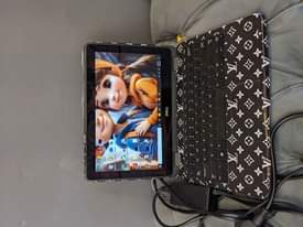 A picture of DELL LAPTOP