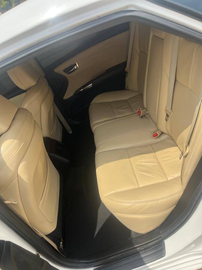 A picture of 2013 Toyota Avalon XLE