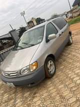 A picture of 2002 Toyota Siena