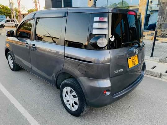 A picture of NGALAWA CAR DEALERS TOYOTA SIENTA Year. 2007 Full A c