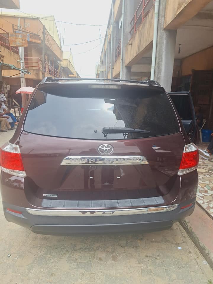A picture of Toyota highlander 2011