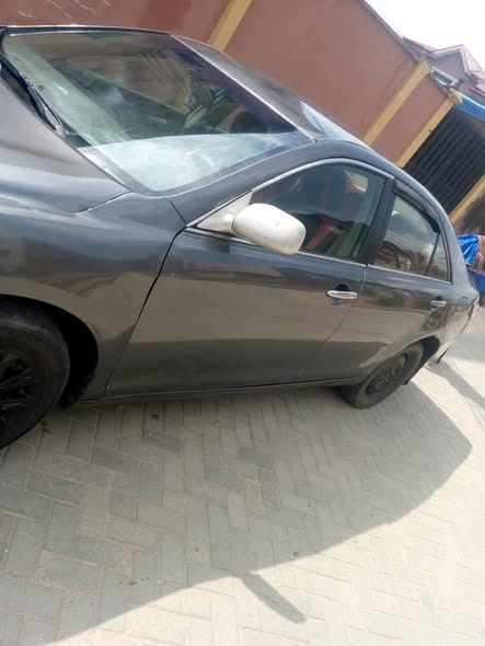 A picture of Toyota Camry muscle 2008 Engine and gear