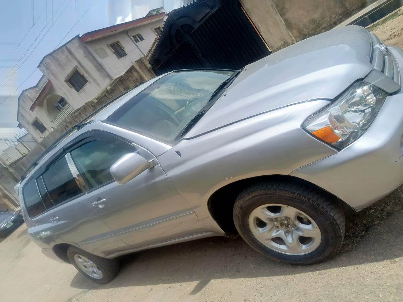 A picture of Toyota highlander 2006