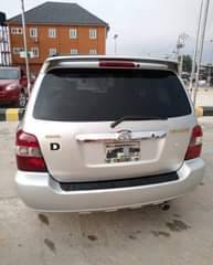 A picture of Neat and sound Toyota Highlander Ac is chilling Sound gear