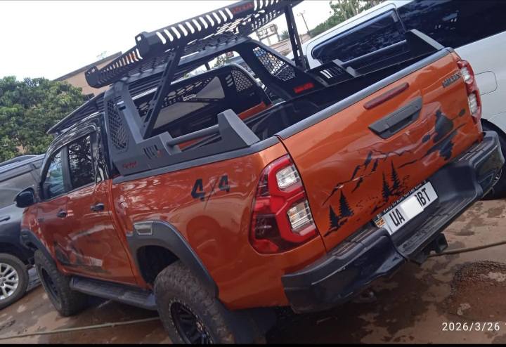 A picture of Toyota Hillux Rocco 2018 manual