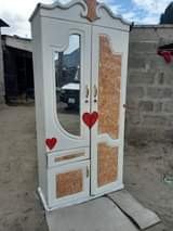 A picture of TV nch 32 275k kabat labnguo mbao ngum 215k pas