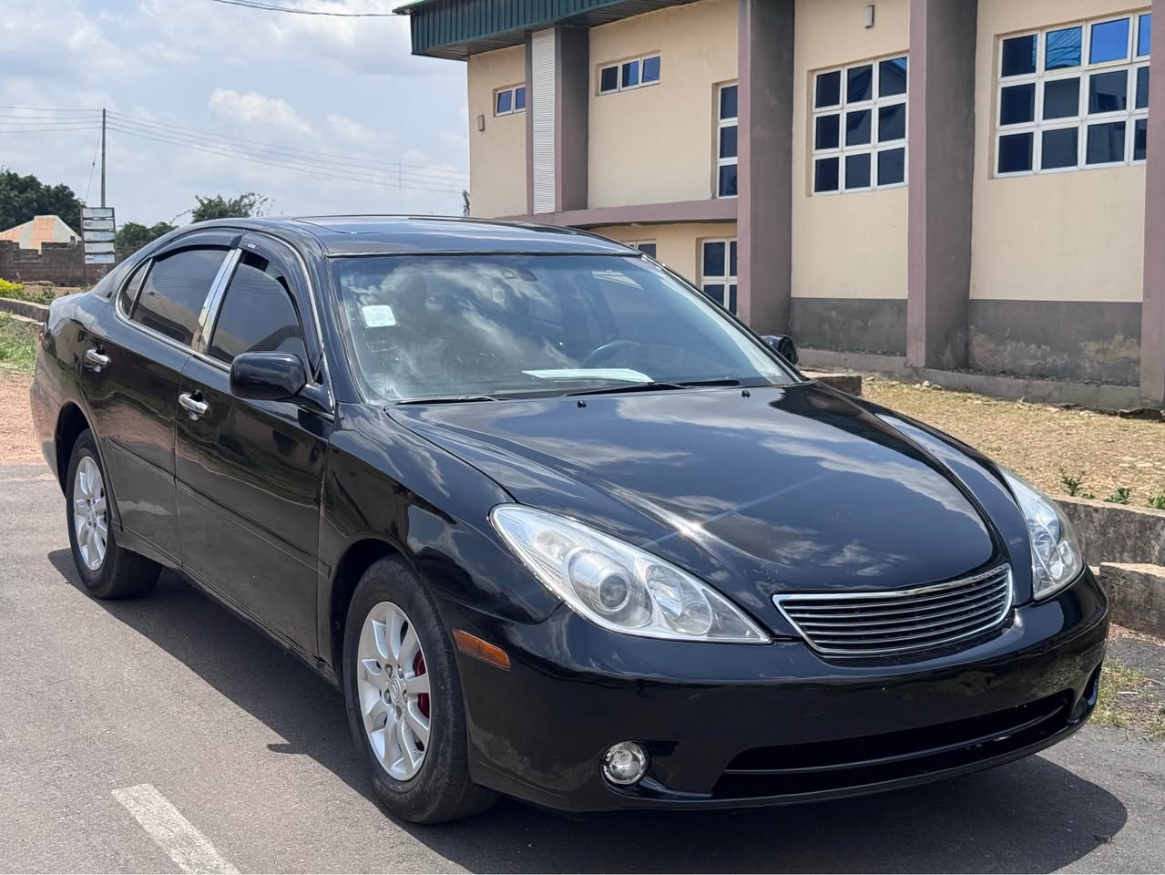 A picture of Used Lexus es300 upgraded to 330 Clean used