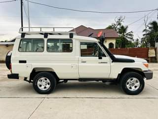 A picture of  LANDCRUISER_HARDTOP_0620356906