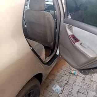 A picture of Toyota corolla 04