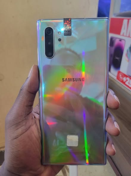 A picture of Samsung galaxy note 10 plus 256gb