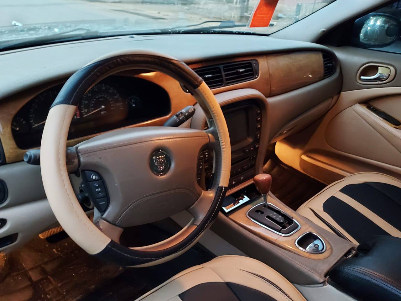 A picture of 06 Jaguar S type