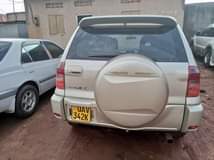 A picture of Rav4 1 8cc VVTi engine 20m call 0706260442