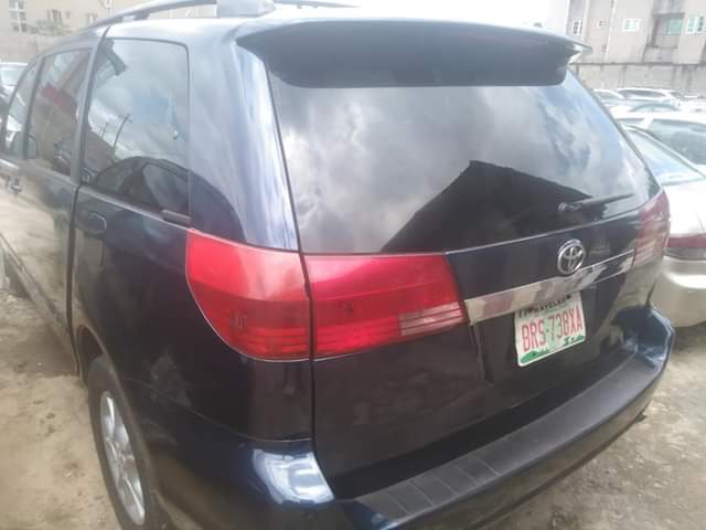 A picture of Distress Sale Toyota SIENNA 2005 06 model with silent Engine