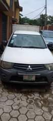 A picture of Mitsubishi L200 first body 2012