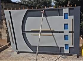 A picture of we sell and painting repairs gates and door house 0765352781