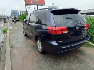 A picture of Toyota Sienna XLE 04model Flashed on first body Unscrewed but
