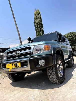 A picture of FOR SALE LANDCRUISER LX
