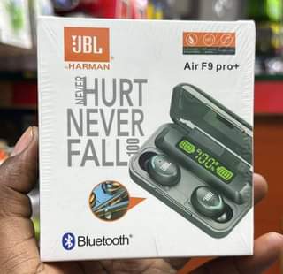 A picture of JBL EARPODS