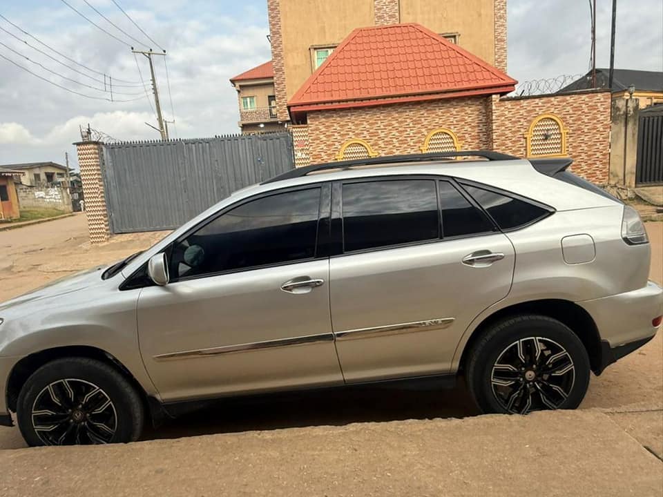 A picture of Registered 2005 2006 Lexus Rx330