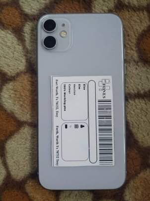 A picture of Iphone 11