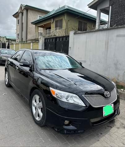 A picture of Good deal. V. Clean 2011 Toyota Camry Sport with Android