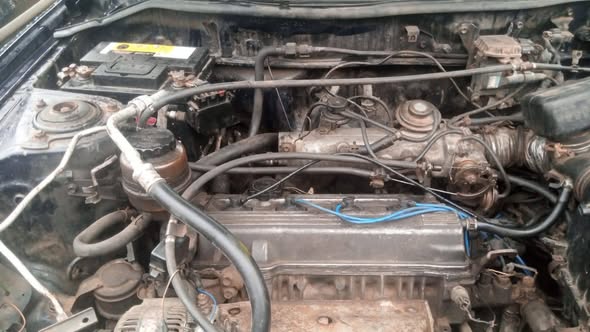 A picture of RAV4 99 with extremely untouched silent engine and gear freezing