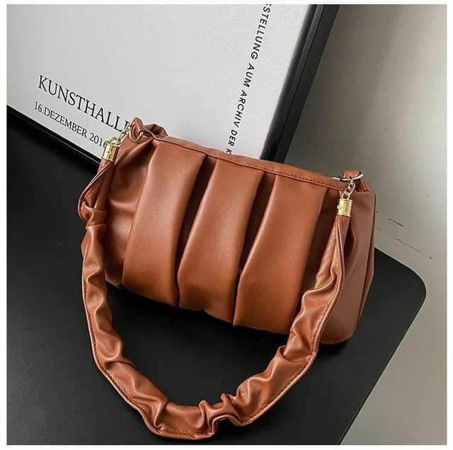A picture of New hand bag