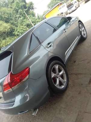 A picture of Toyota Venza 2011 keyless with panoramic roof