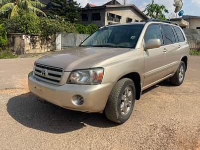 A picture of Toyota highlander 2005