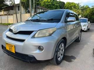 A picture of TOYOTA IST NEW