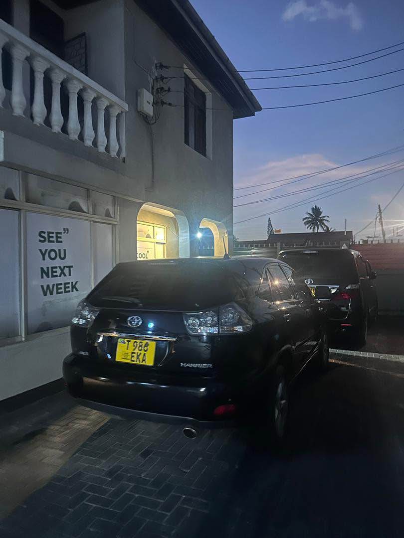 A picture of TOYOTA HARRIER 30.4 