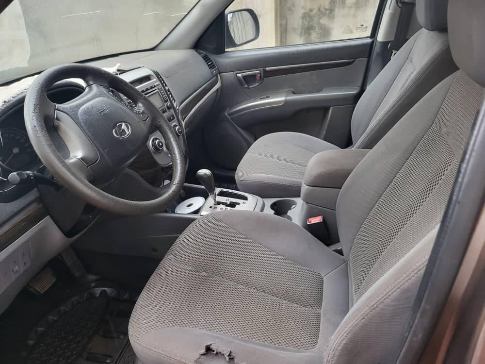A picture of Used HYUNDAI SANTA FE 2011