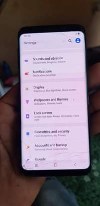 A picture of samsung galaxy s9 duos