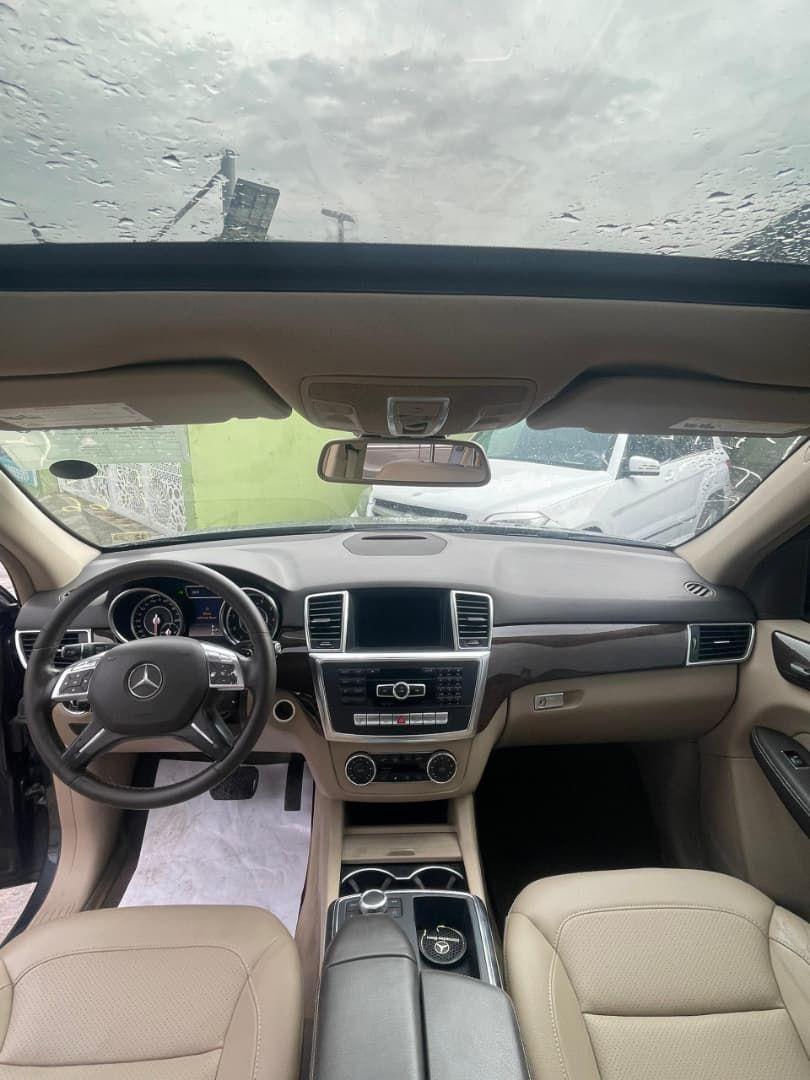 A picture of Car
