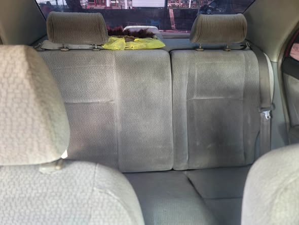 A picture of 2004 corolla