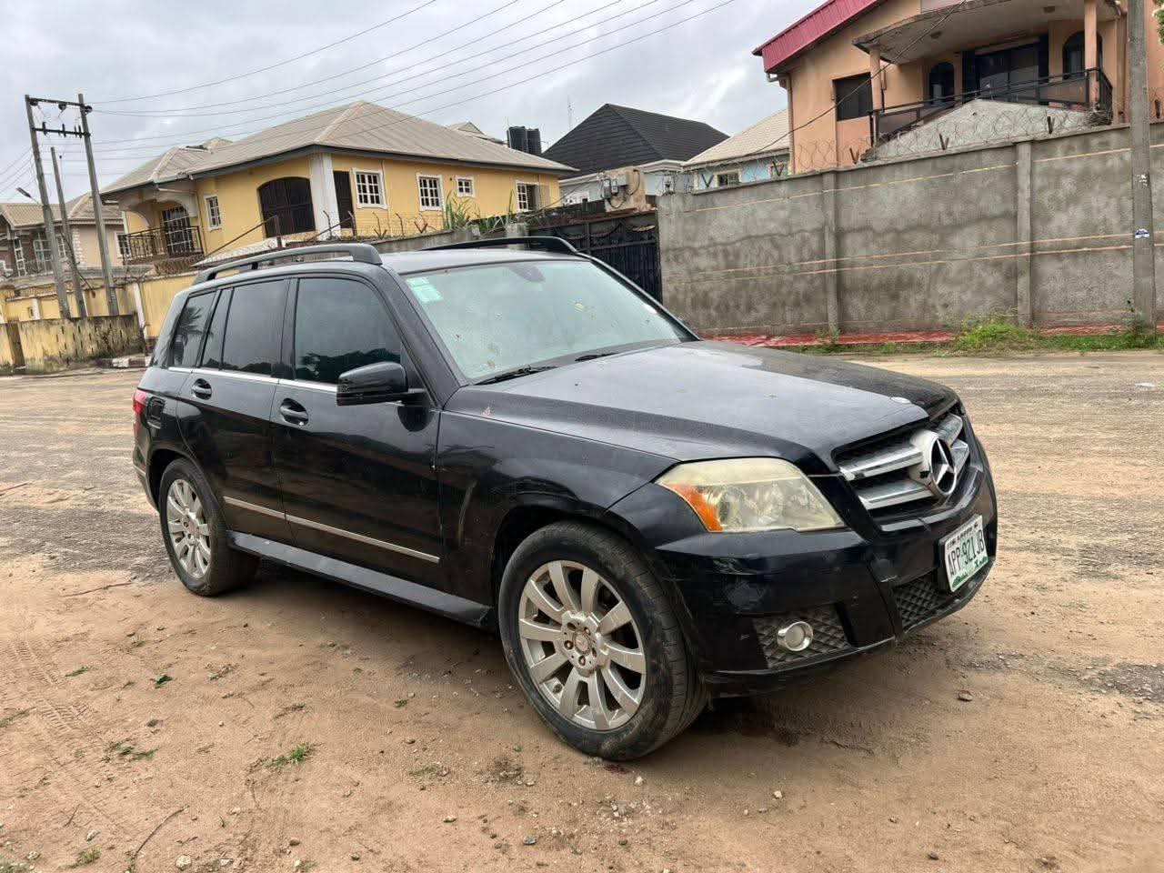 A picture of 2010 Mercedes Benz glk